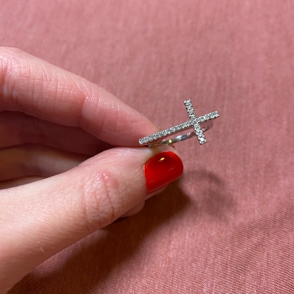 AUTHENTIC BONY LEVY DIAMOND CROSS RING